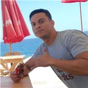 Profesor de dibujo animado dicta clases a todos los niños y jóvenes de toda las edades